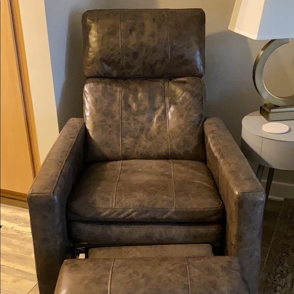 Genuine leather recliner - Picture 2 of 4